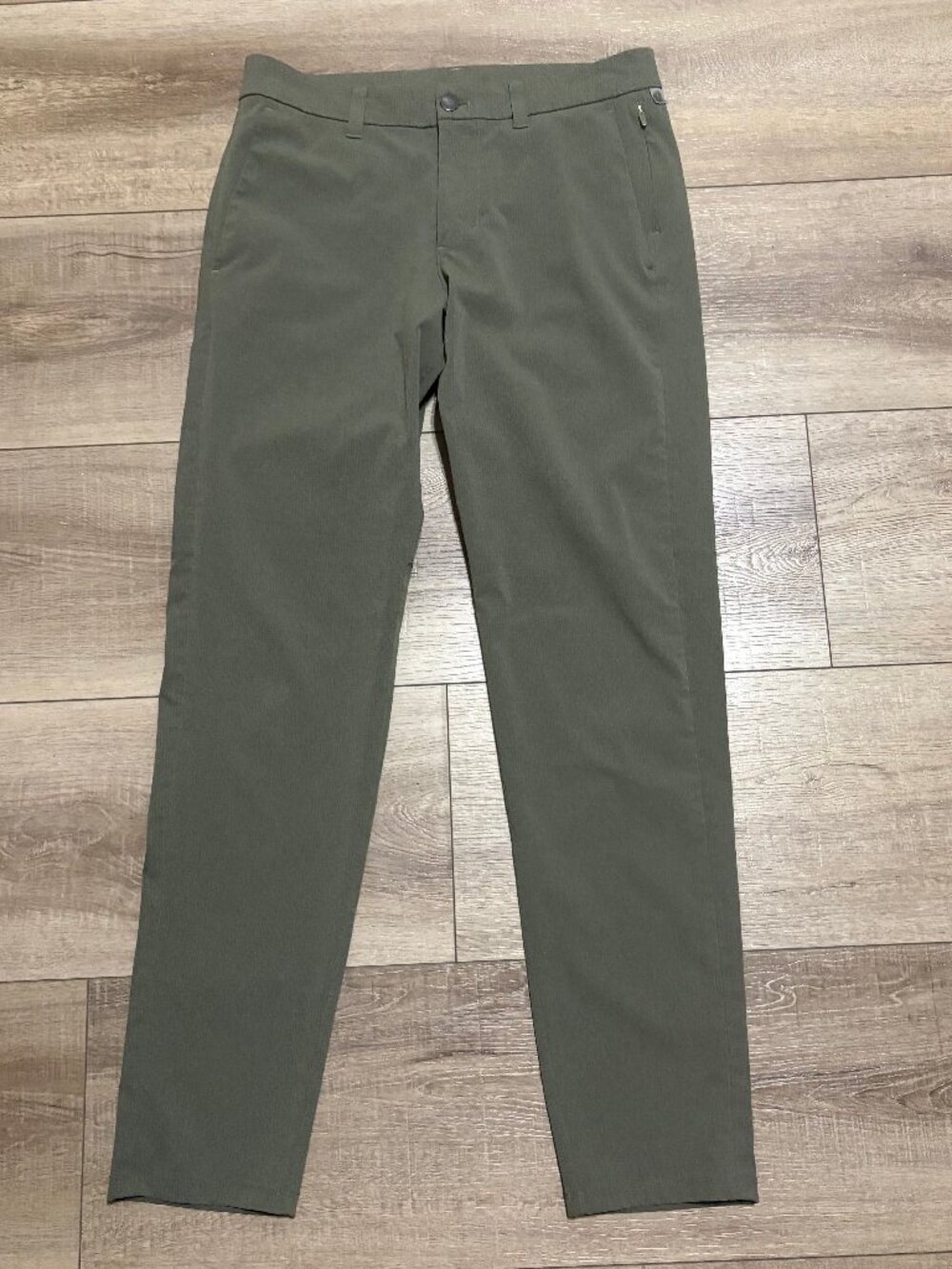 LULULEMON Commission Pants Size 30 Ventlight Olive